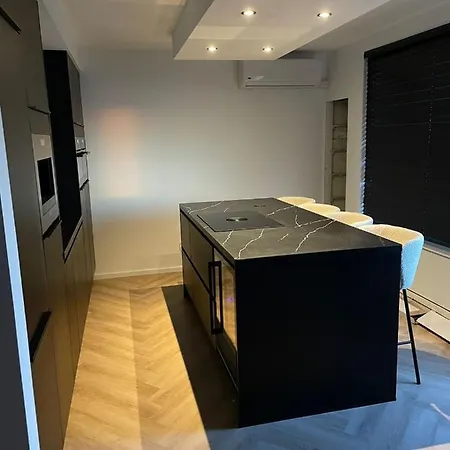 Circuit & Beach Apartment *